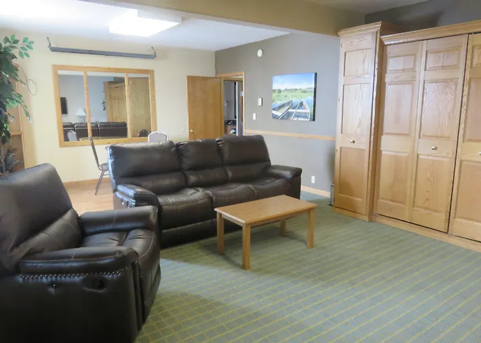 Baymont By Wyndham Fargo