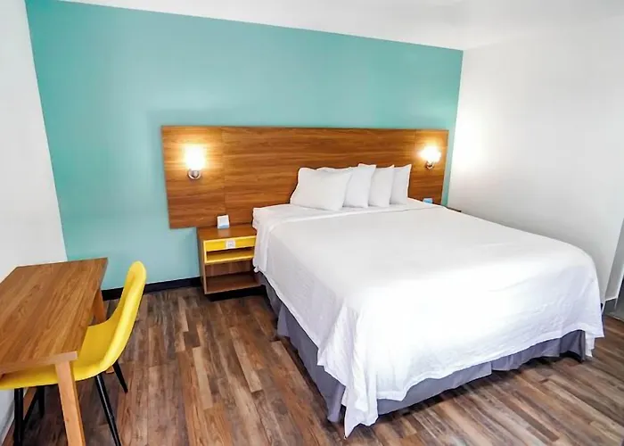 Days Inn By Wyndham Victorville