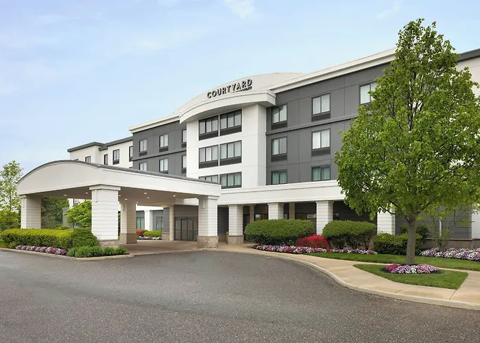 Farmingdale Cheap Hotels