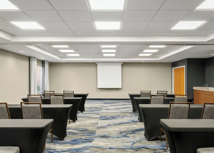 Fairfield Inn And Suites By Marriott Birmingham Fultondale / I-65