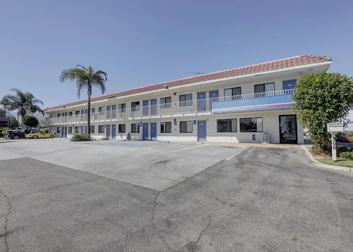 Motel 6-Corona, Ca