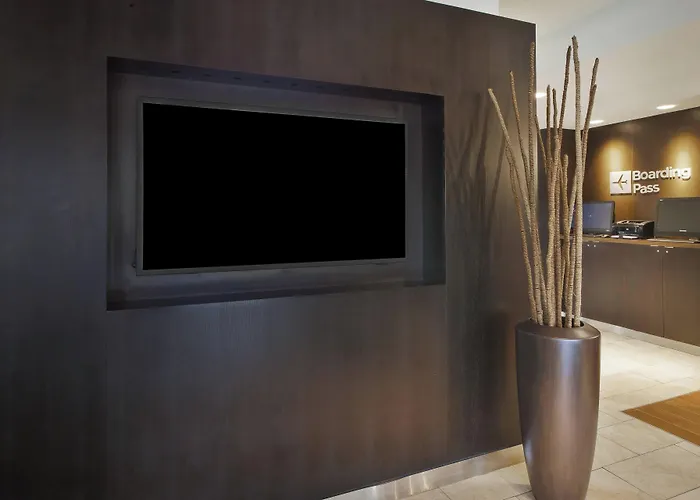 Courtyard By Marriott Somerset