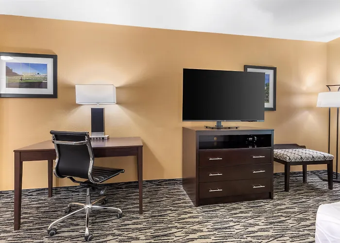 Best Western Plus Denton Inn & Suites