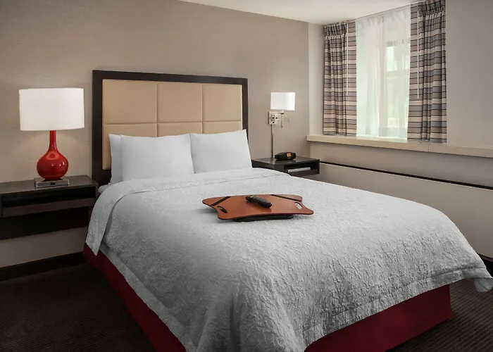 Hampton Inn & Suites Milwaukee Downtown