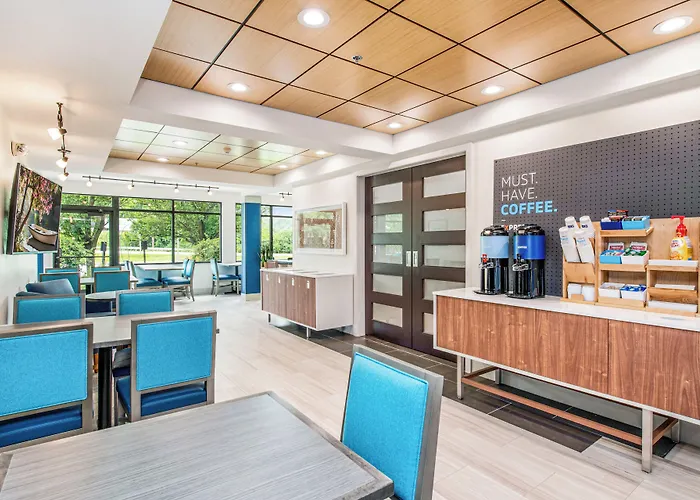 Delafield Cheap Hotels