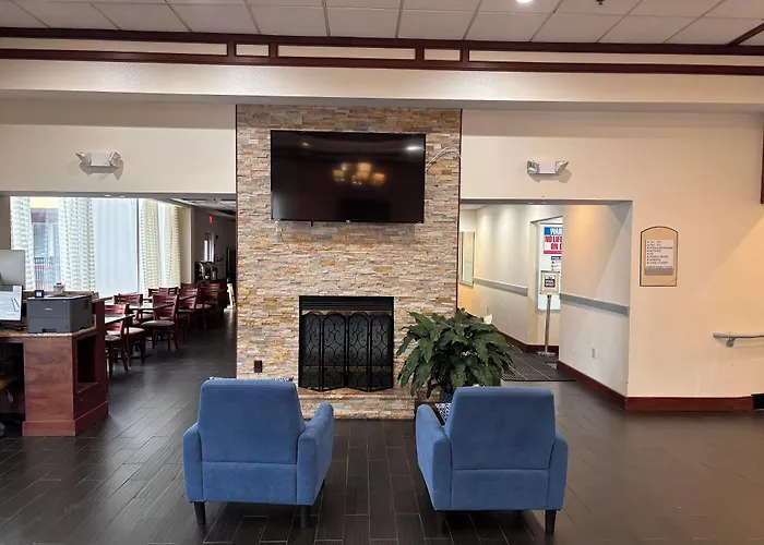 Clarion Hotel & Suites Hamden-New Haven