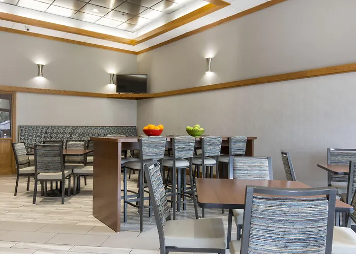 Greenstay Hotel & Suites Central