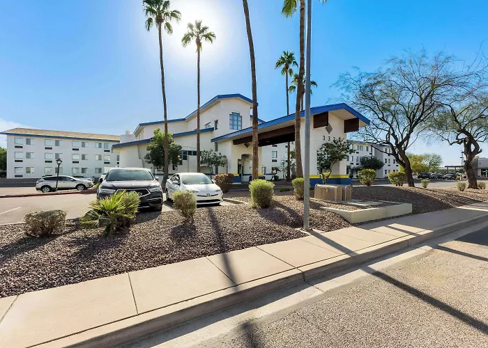 Days Inn & Suites By Wyndham Mesa Near Phoenix