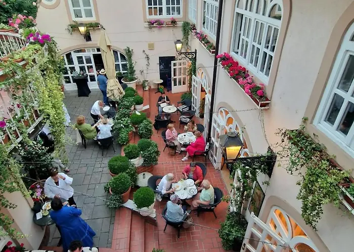 Hotel Livadic