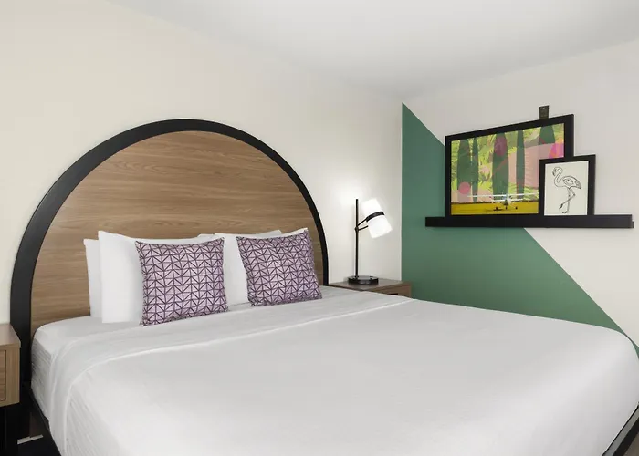 Auburndale Cheap Hotels
