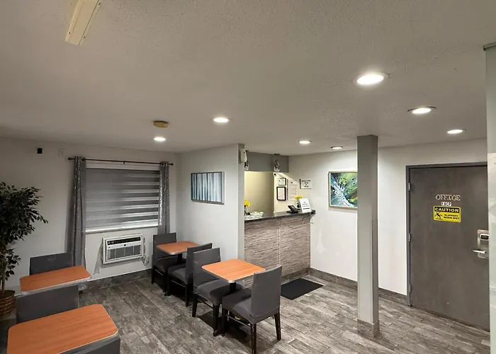 Hotel Fort Wayne North- Coliseum Blvd