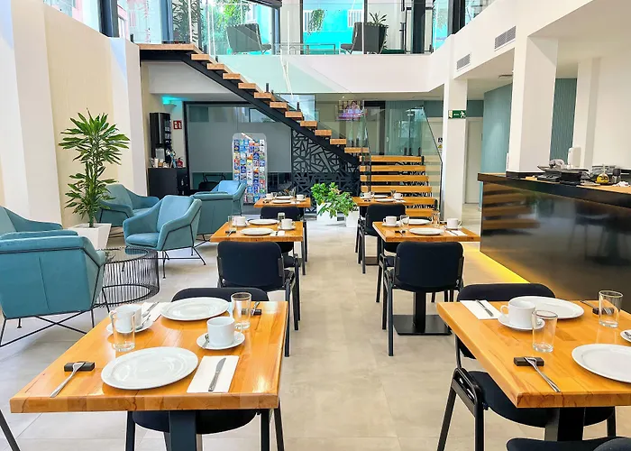 Hotel Mg Poniente