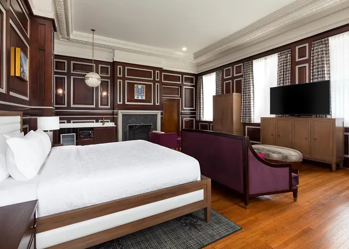Hampton Inn & Suites Baltimore Inner Harbor