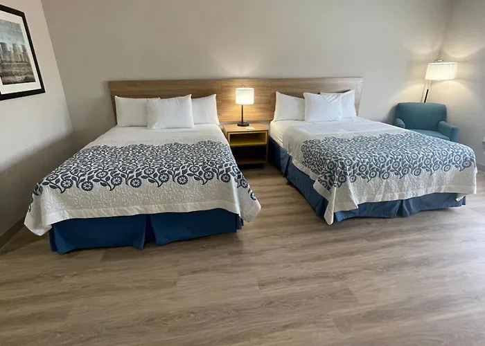 Days Inn By Wyndham Dallas Garland West