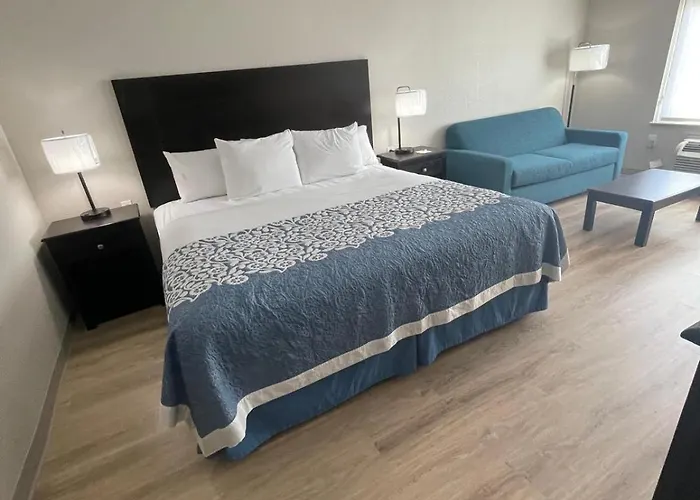 Days Inn By Wyndham Dallas Garland West
