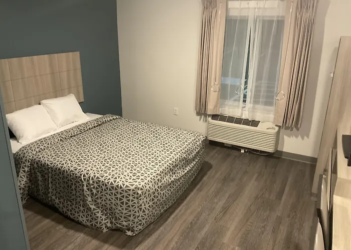 Woodspring Suites Dearborn Detroit