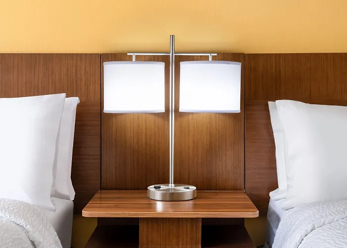 Garner Hotel Victoria - East By Ihg