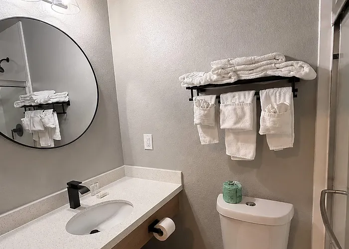 Super 8 By Wyndham Brenham Tx