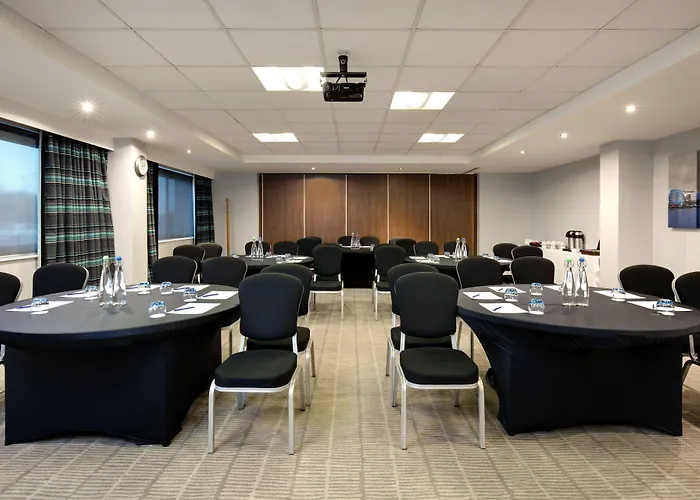Holiday Inn Express London Heathrow T5 By Ihg