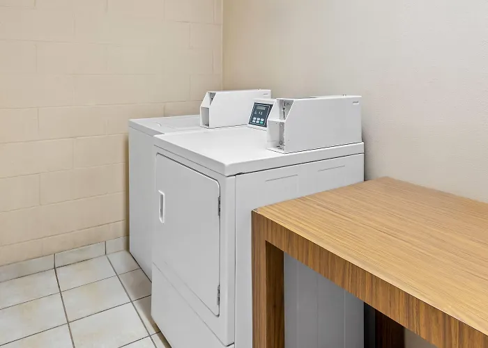 Days Inn By Wyndham Hillsboro Tx