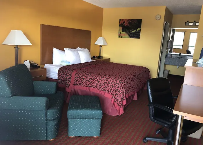 Days Inn By Wyndham Franklin