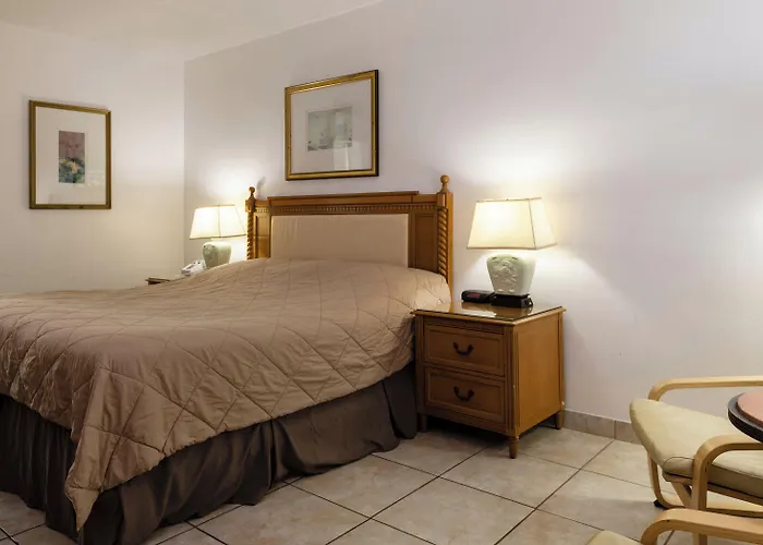 Carriage House Resort