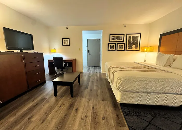 Baymont By Wyndham Meridian
