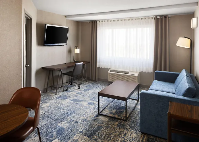 Four Points By Sheraton Edmonton South