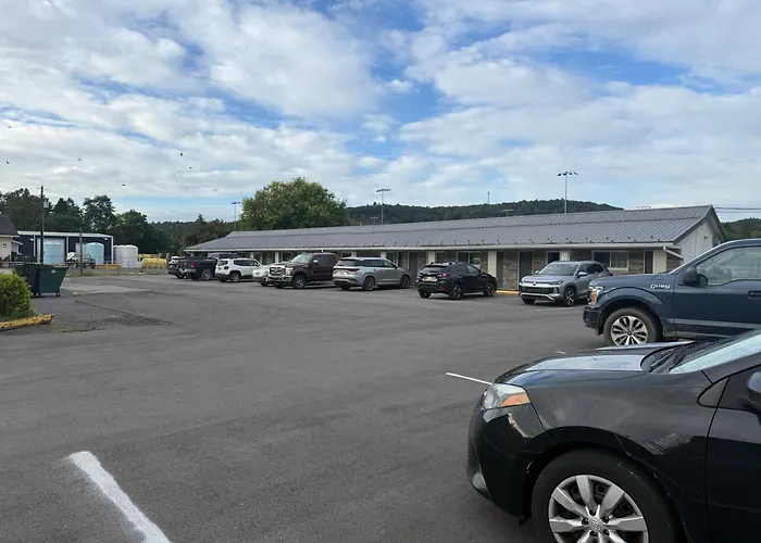 Bing'S Motel