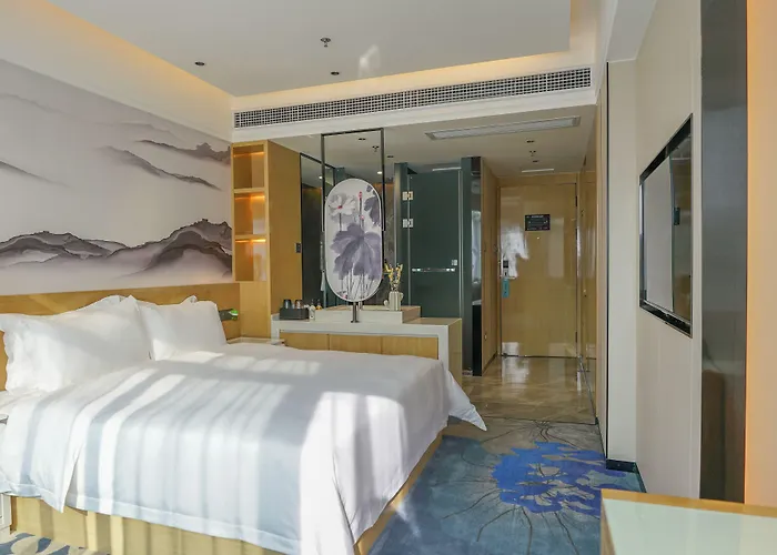 Paco Hotel Shenzhen Luohu Port