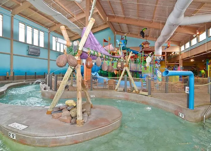 Clock Tower Resort And Conference Center - Rockford