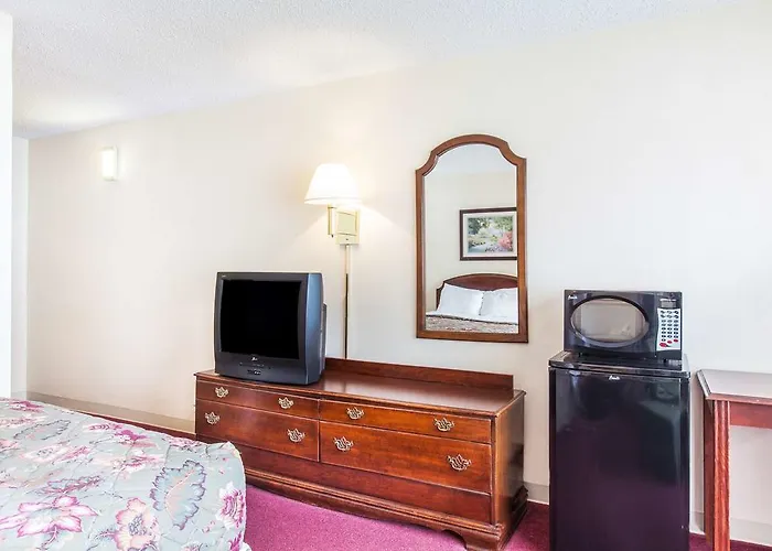 Days Inn Conference Center - Bridgewater