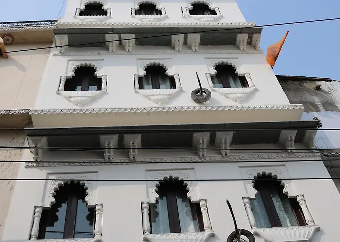 Mewar Avenue Guest House Near Lake Pichola