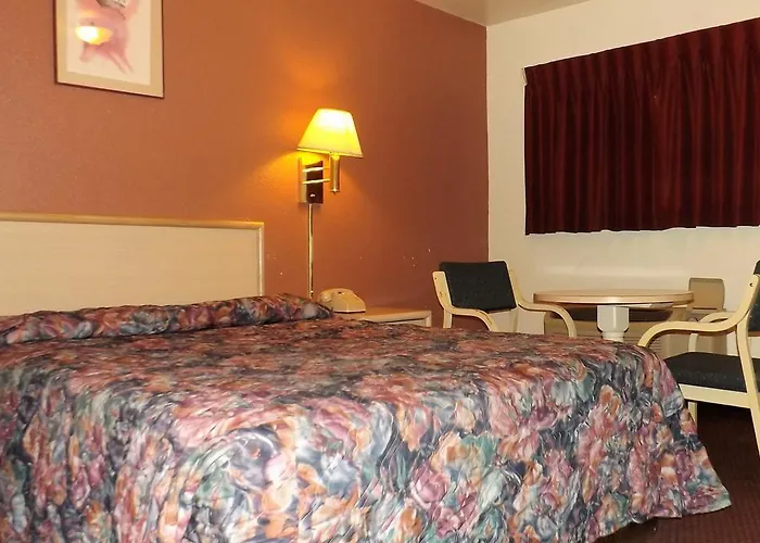 Travelodge By Wyndham Farmington