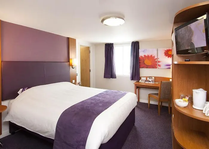 Premier Inn Cheltenham North West