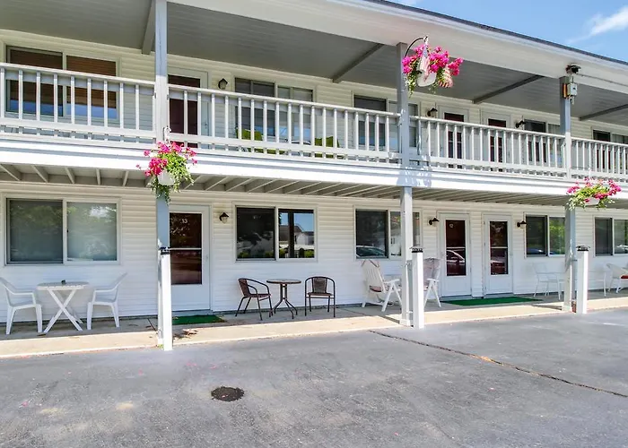 The Holiday House Condominiums