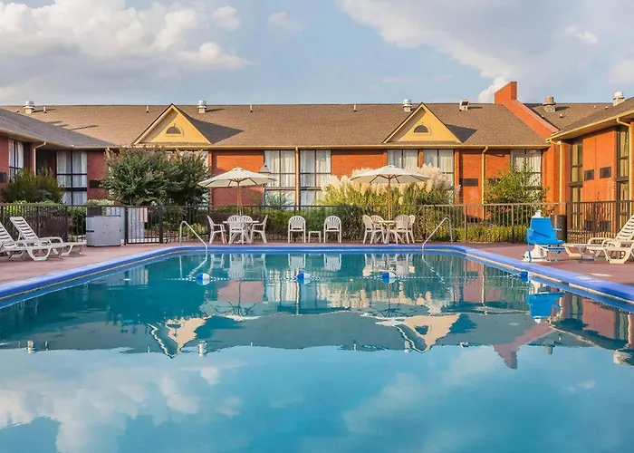 Fairbridge Inn And Suites