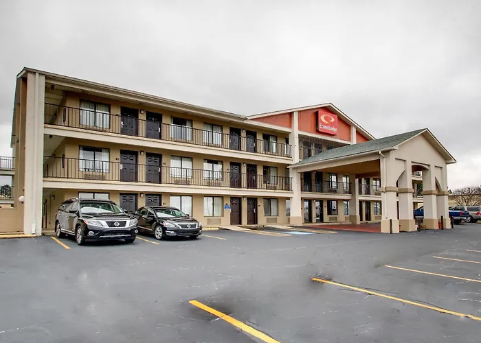 Econo Lodge North