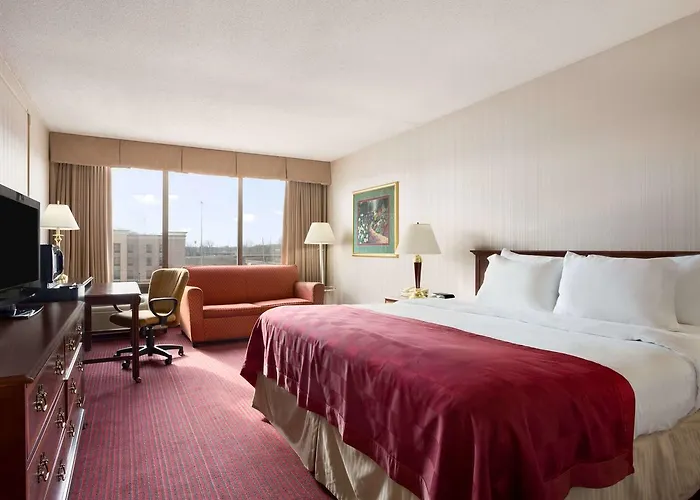 Days Inn & Suites By Wyndham Elyria