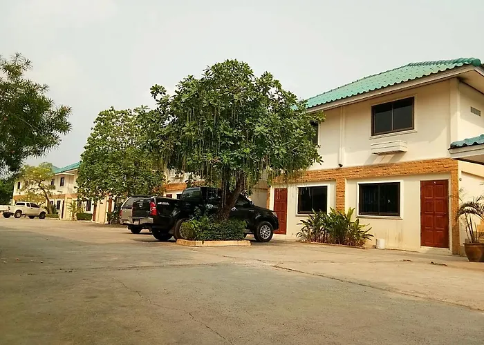 โรงแรมฟ้าพราวฝน Fah Proud Fon Hotel