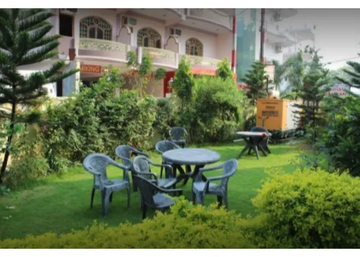 River Side Hotel With Gangaotri View
