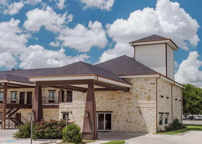 Atria Inn & Suites