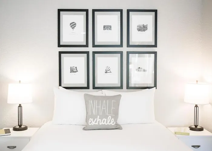 Cloverleaf Suites Baton Rouge