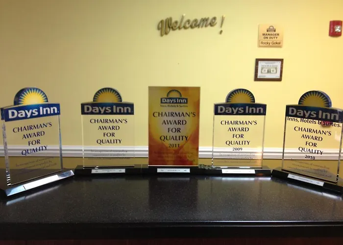 Days Inn & Suites By Wyndham Swainsboro