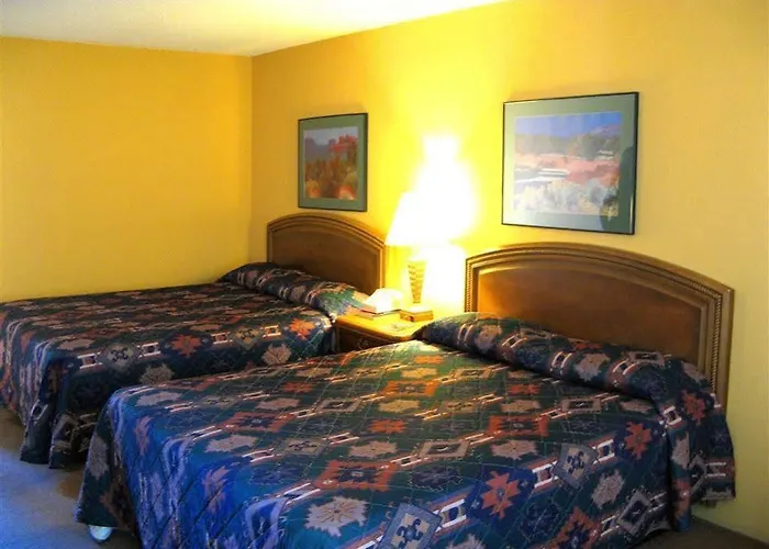 Indian Hills Inn, Taos Plaza