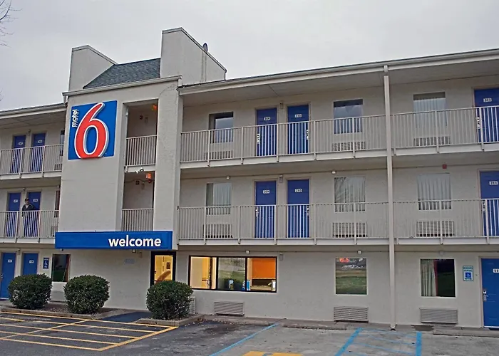 Days Inn By Wyndham Charleston Wv