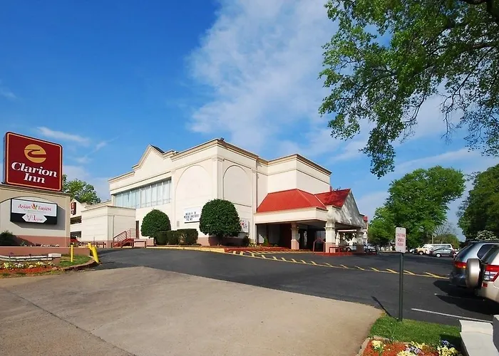 Clarion Inn & Fundome