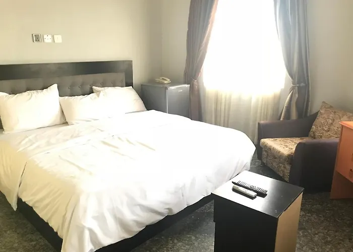 Pentagon Luxury Suites