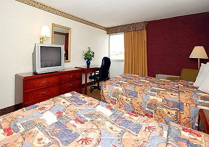 Econo Lodge Chicopee