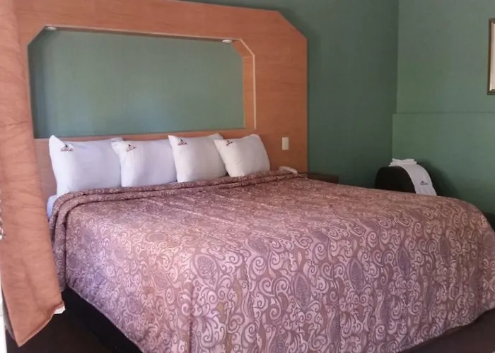 Hotel Azteca Inn
